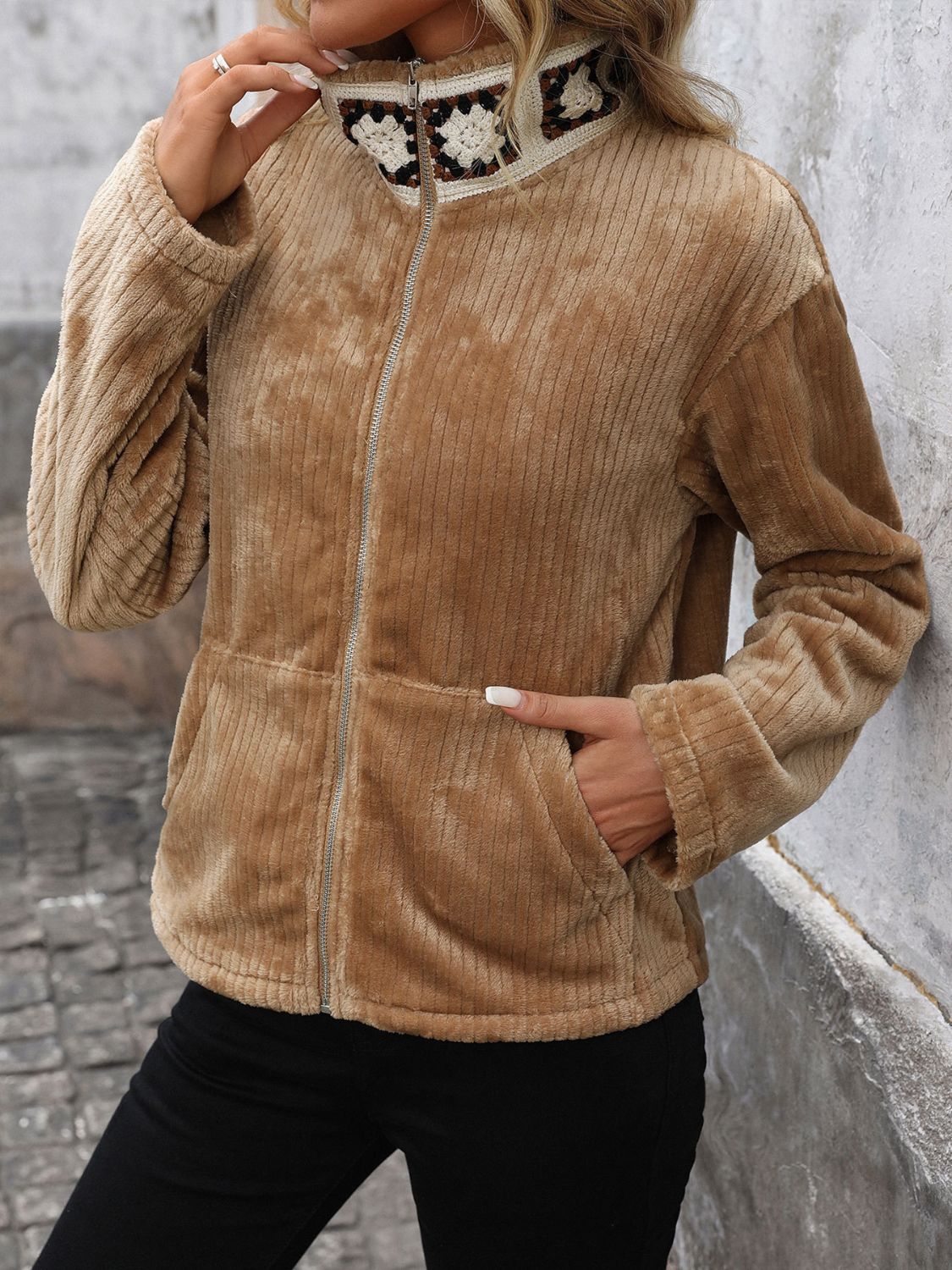 Well Tailored Jacket with a Graceful Silhouette