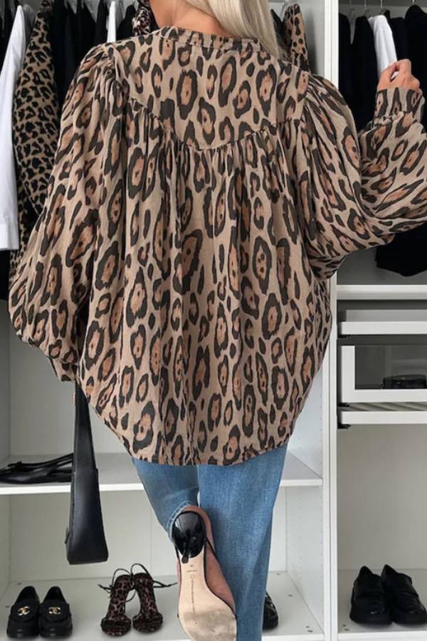 Beautifully Finished Blouse in a Timeless Design