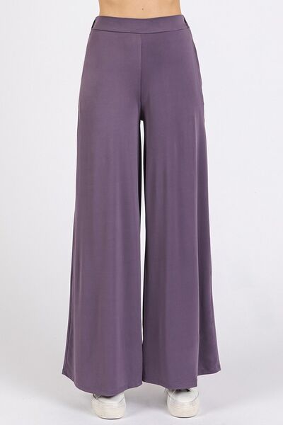 Well Tailored Trousers with a Graceful Silhouette
