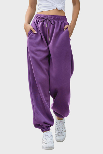 Effortlessly Elegant Pants with a Timeless Design