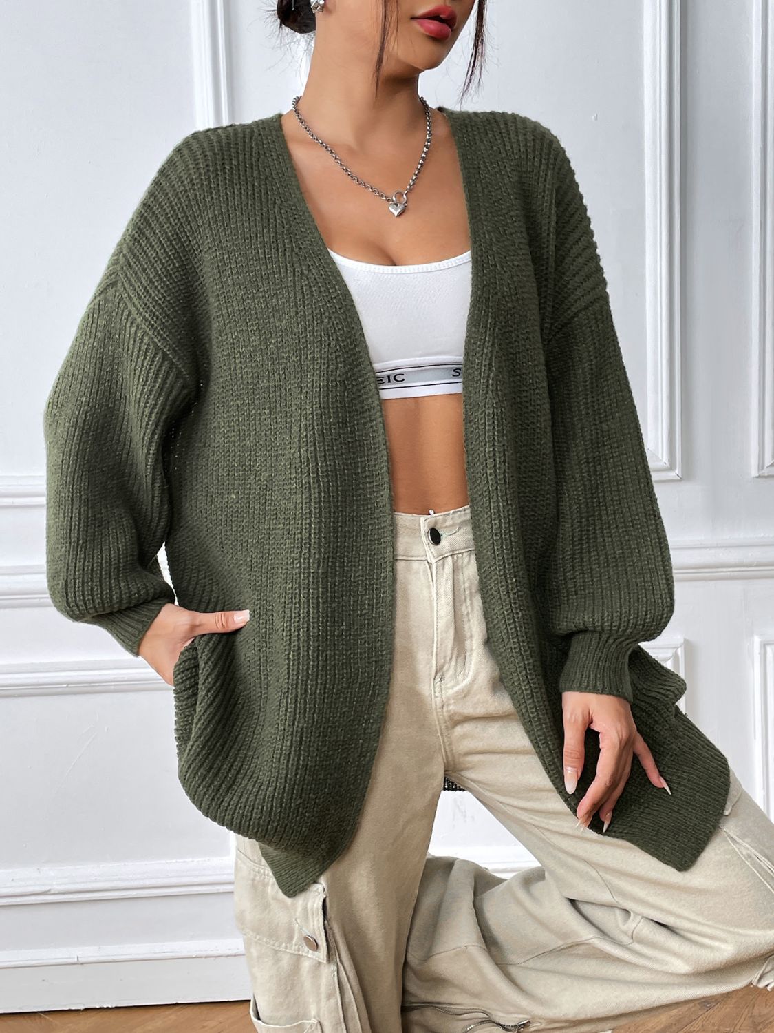 Well Tailored Cardigan with a Graceful Silhouette