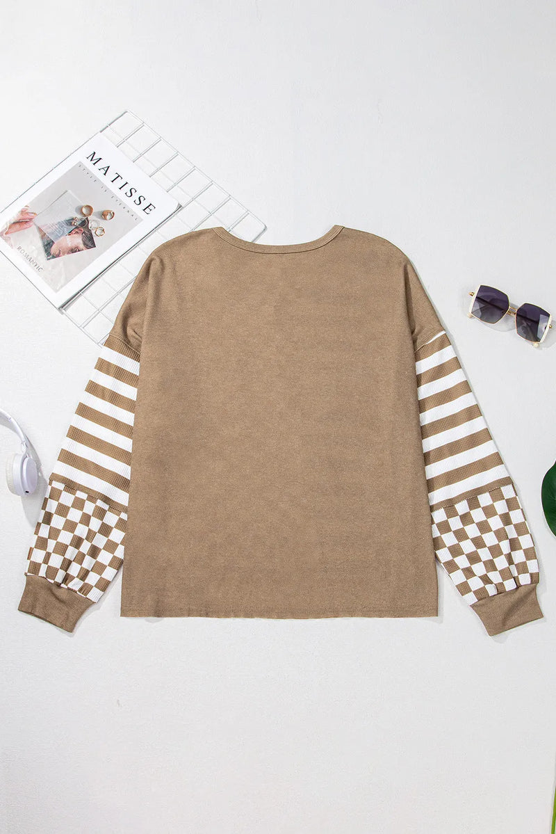 Effortlessly Elegant Blouse with a Timeless Design