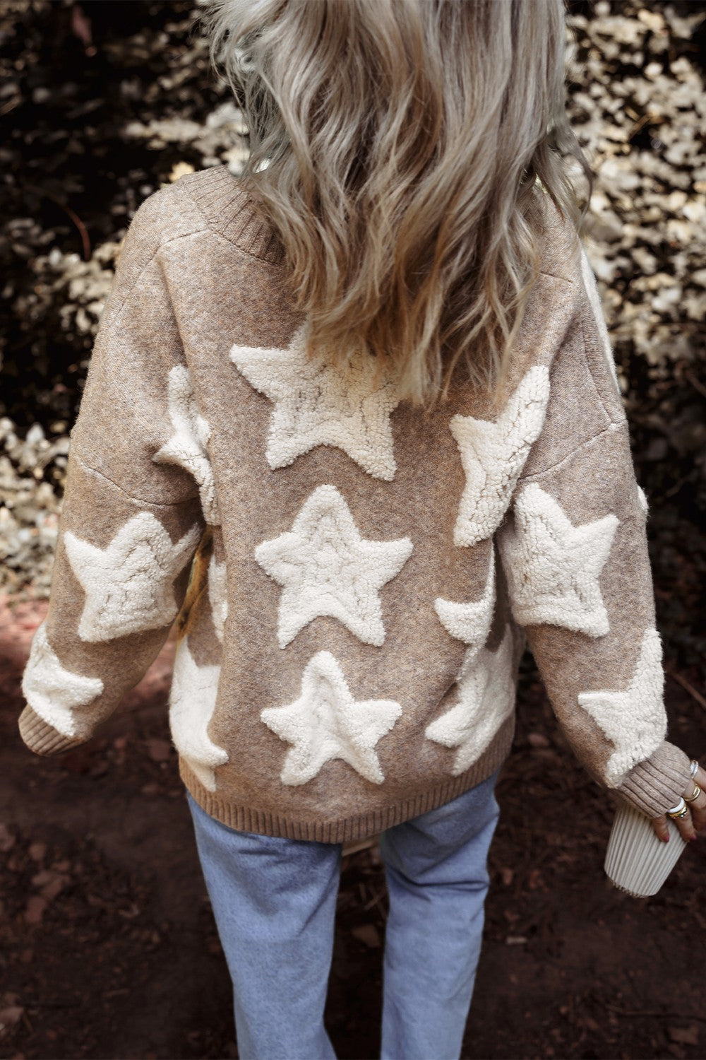 Well Tailored Cardigan with a Graceful Silhouette