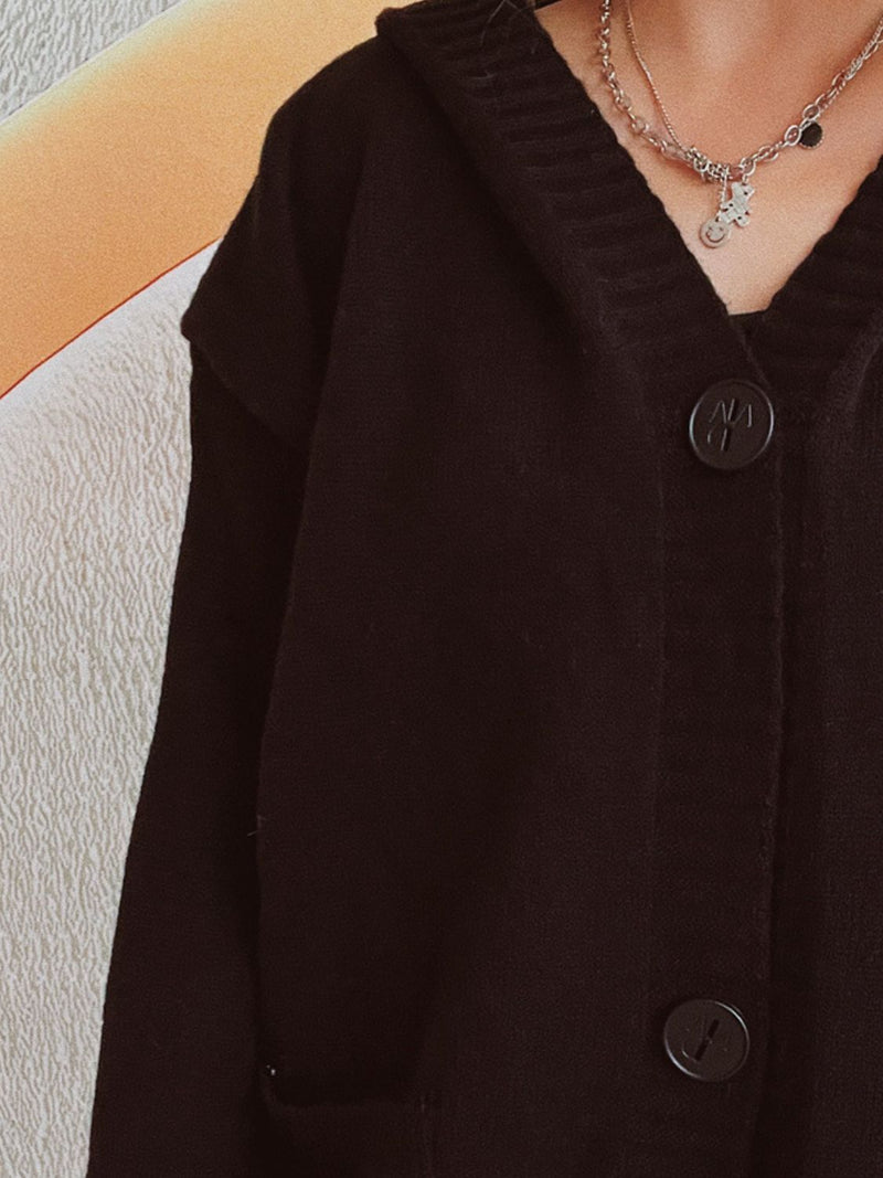 Gracefully Styled Cardigan for Any Occasion