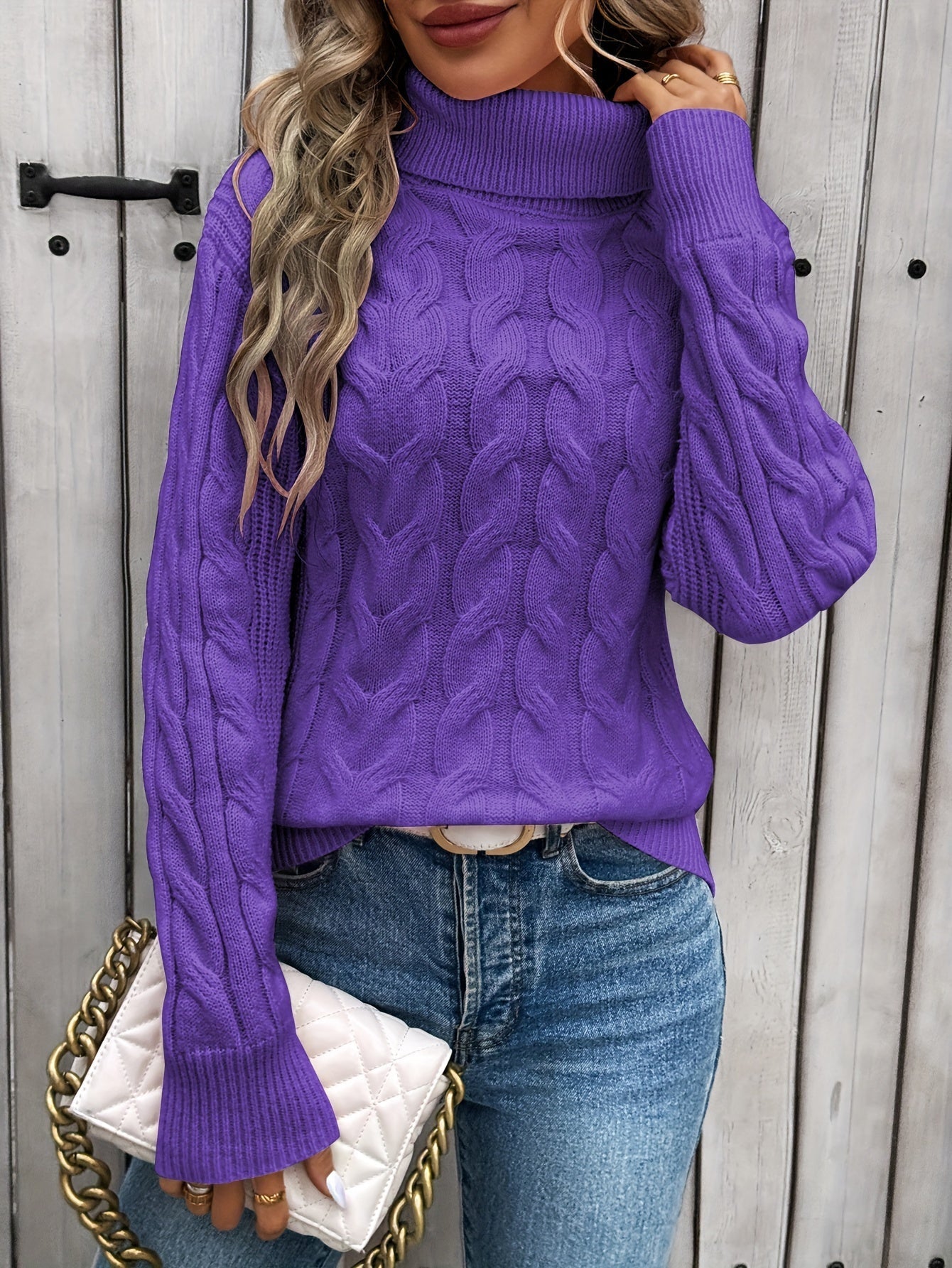 Effortlessly Elegant Sweater with a Timeless Design