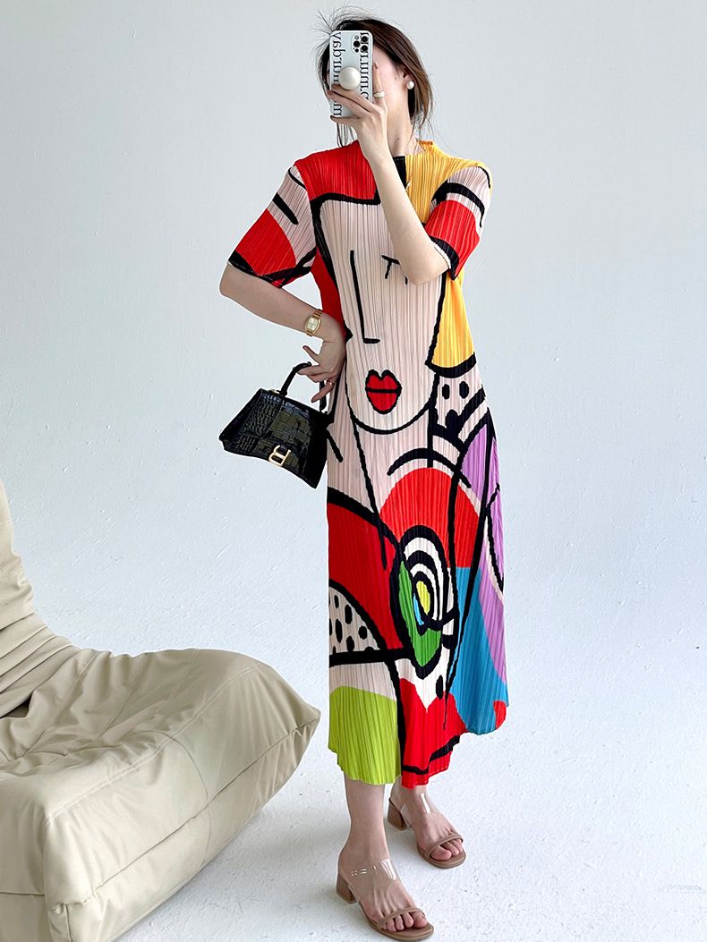 Gracefully Styled Dress for Any Occasion