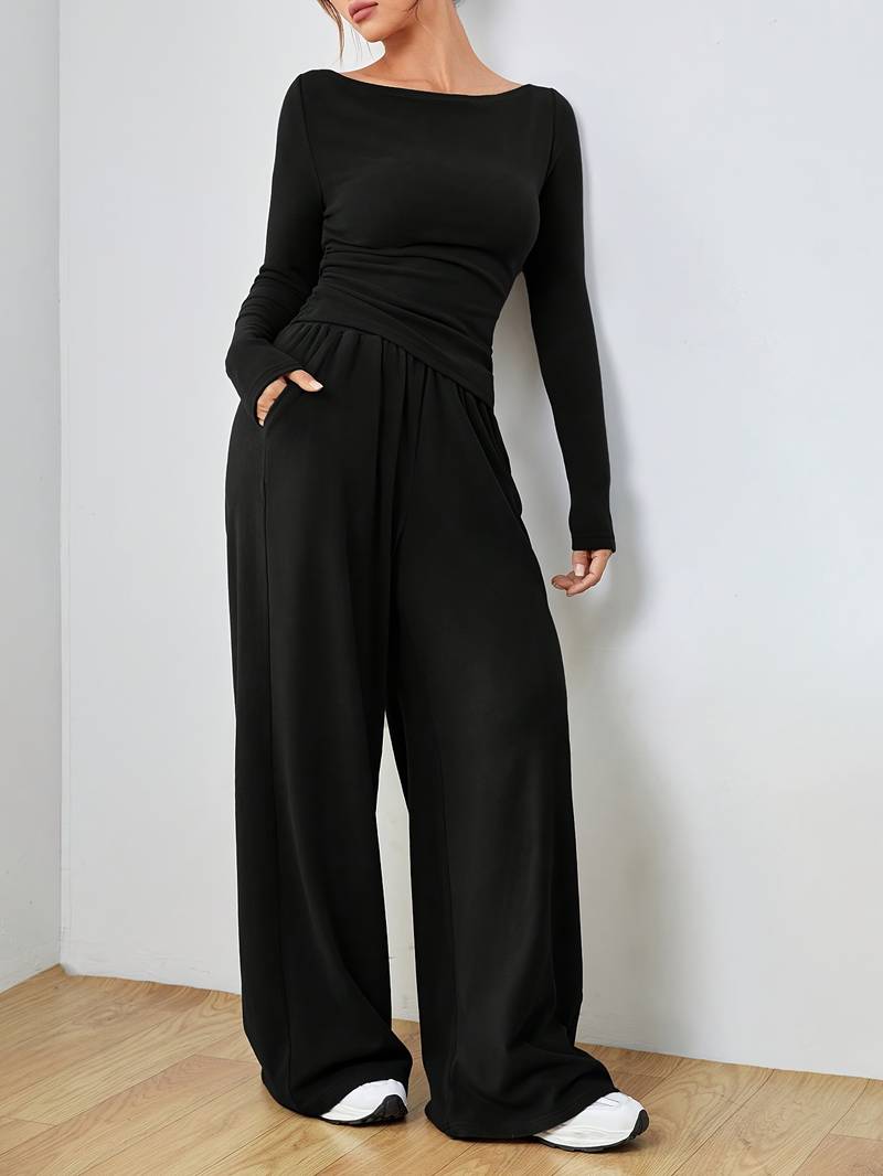 Sophisticated Trousers with a Clean Classic Look