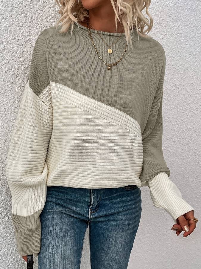 Effortlessly Elegant Sweater with a Timeless Design