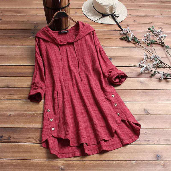 Classic Vintage Blouse with a Flattering Fit