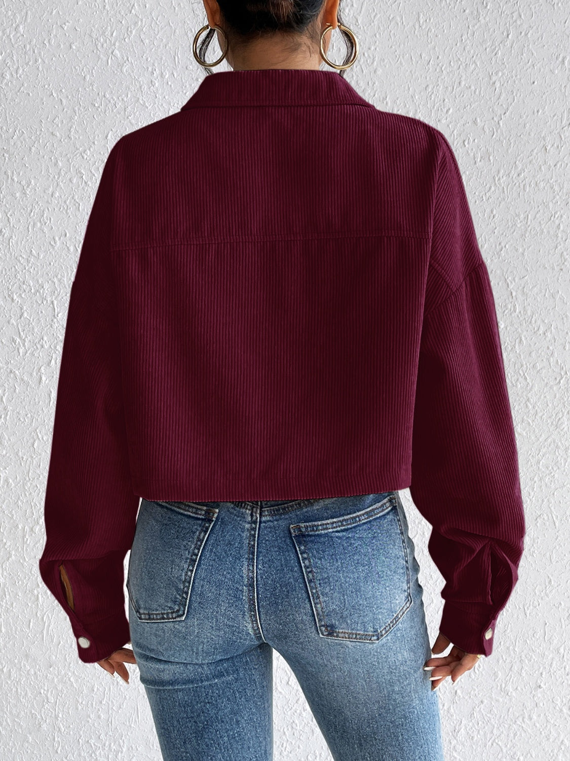 Well Tailored Jacket with a Graceful Silhouette