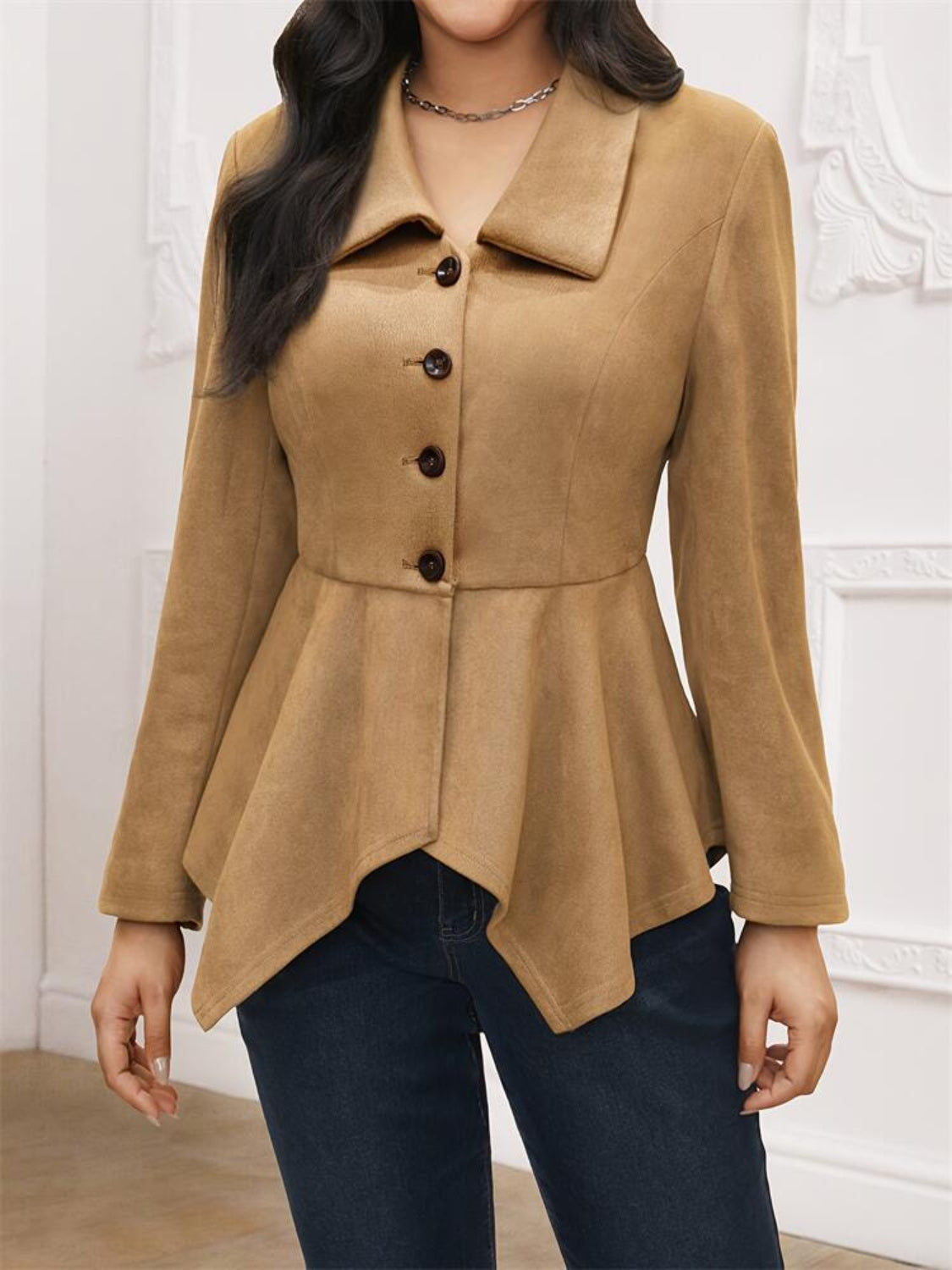 Well Tailored Jacket with a Graceful Silhouette