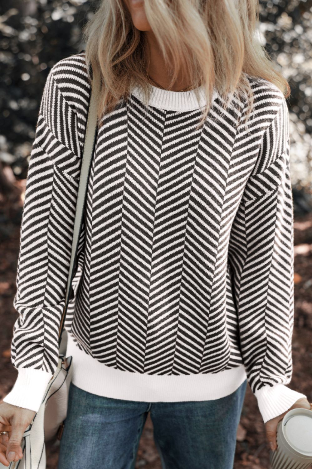 Well Tailored Sweater with a Graceful Silhouette