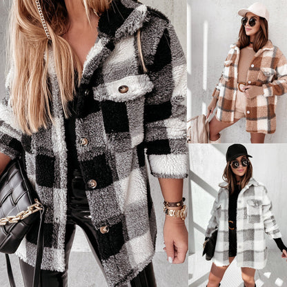 Effortlessly Elegant Coat with a Timeless Design