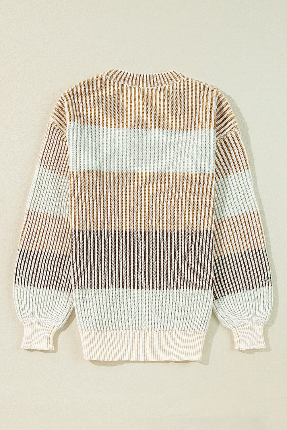 Well Tailored Sweater with a Graceful Silhouette
