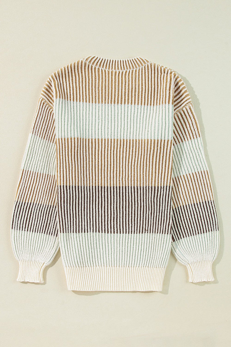 Well Tailored Sweater with a Graceful Silhouette