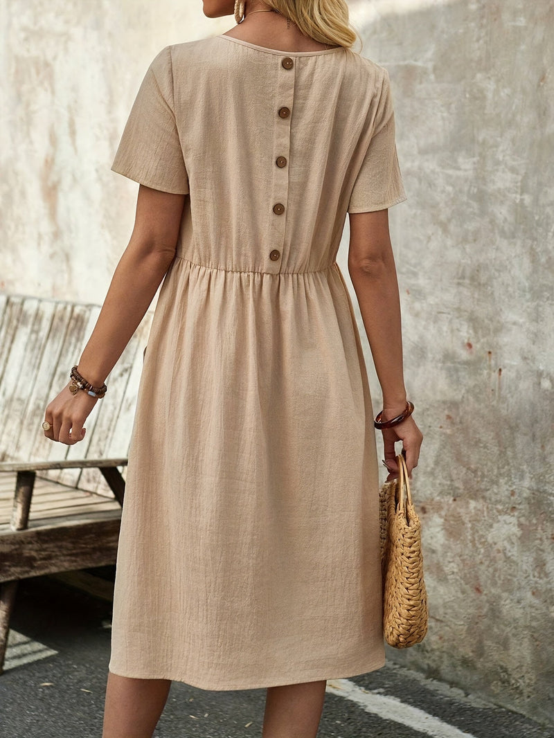 Effortlessly Elegant Dress with a Timeless Design