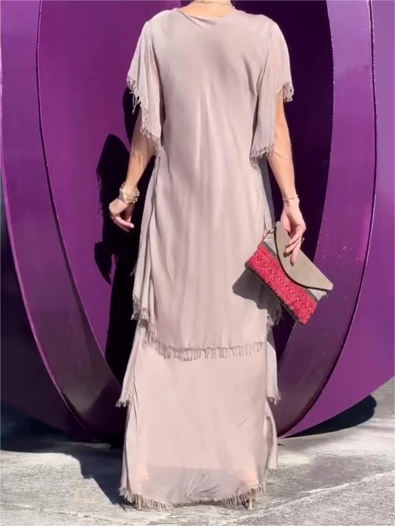 Beautifully Finished Dress in a Timeless Design