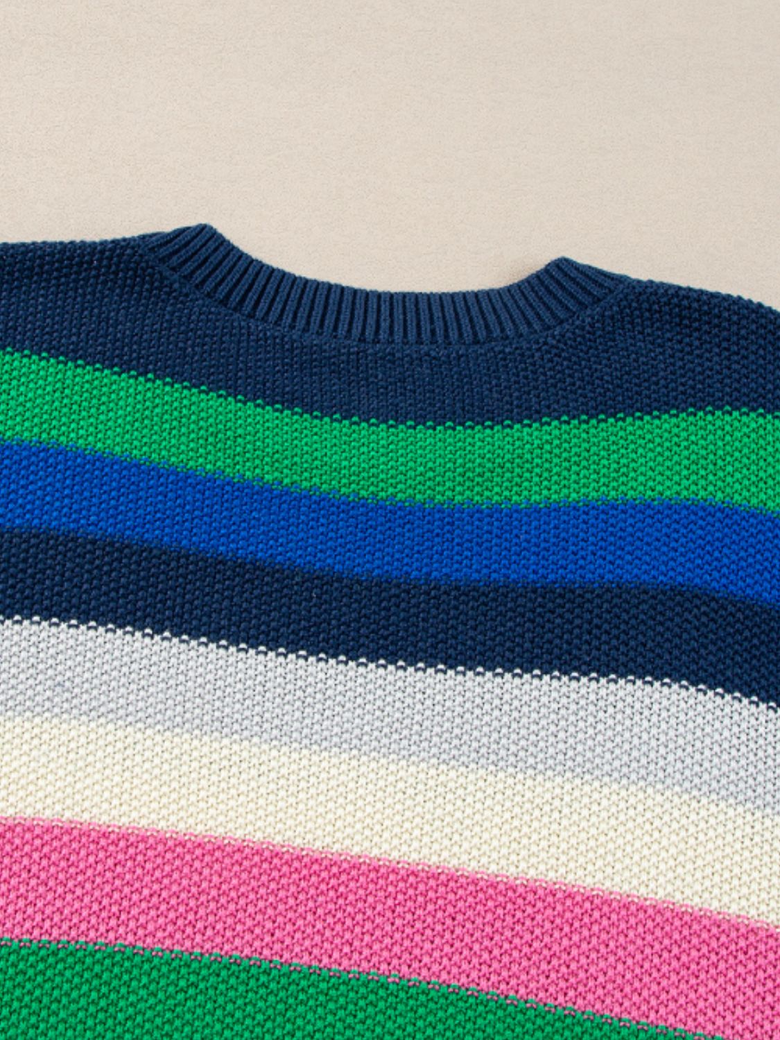 Well Tailored Sweater with a Graceful Silhouette