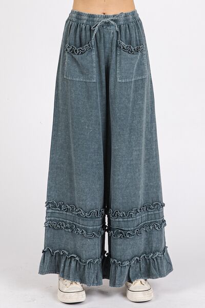 Elegantly Styled Trousers for Everyday Wear