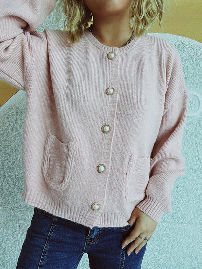 Well Tailored Cardigan with a Graceful Silhouette