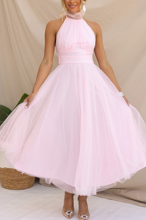 Sophisticated Dress with a Clean Classic Look