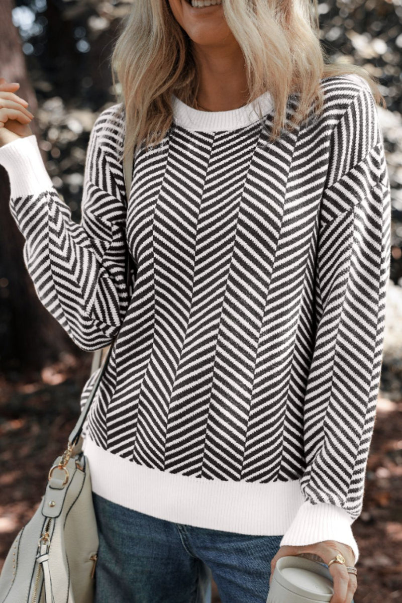 Well Tailored Sweater with a Graceful Silhouette