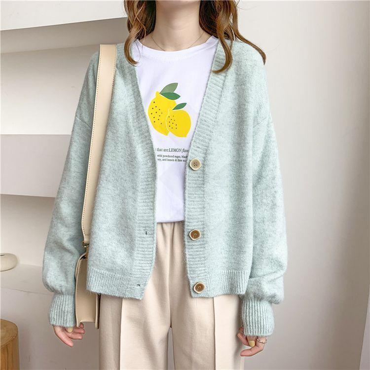 Effortlessly Elegant Cardigan with a Timeless Design