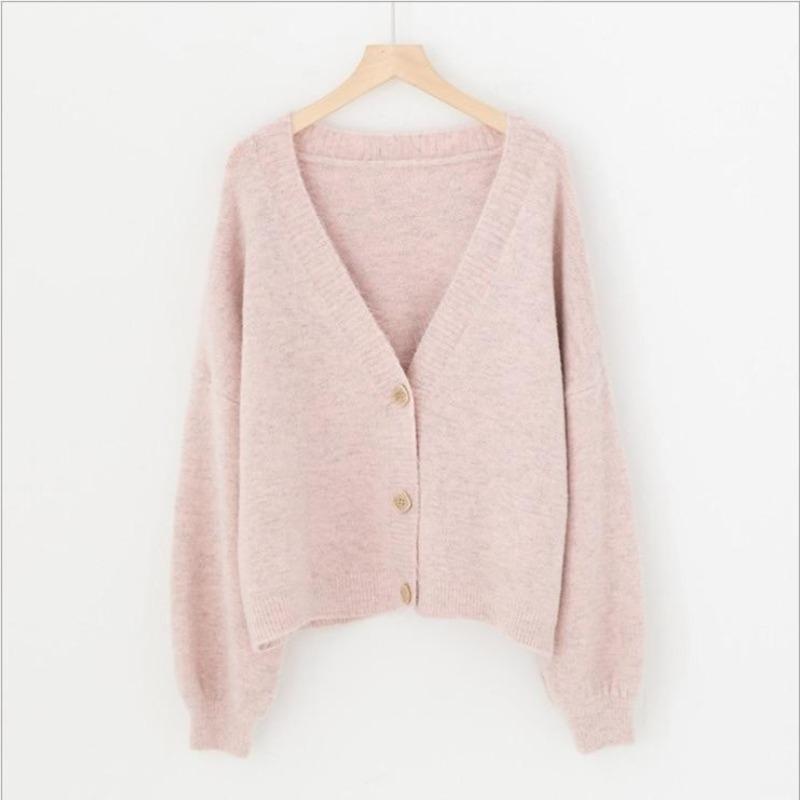Effortlessly Elegant Cardigan with a Timeless Design