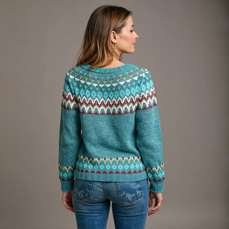 Well Tailored Sweater with a Graceful Silhouette