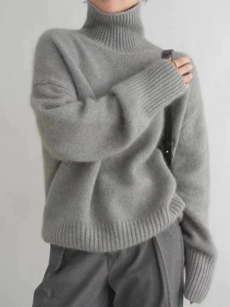 Classic Vintage Pullover with a Flattering Fit