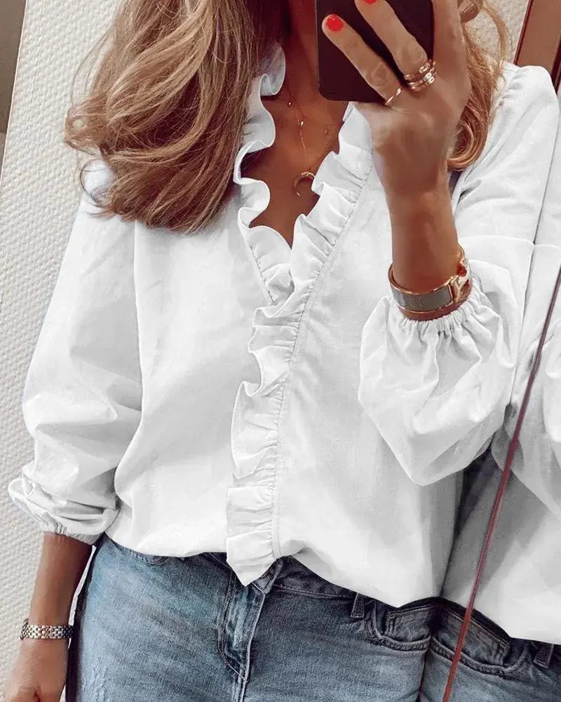 Effortlessly Elegant Shirt with a Timeless Design