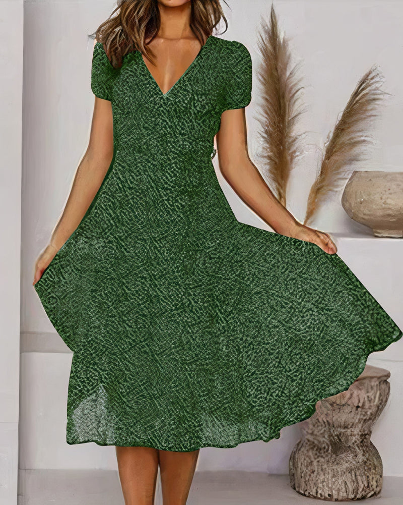 Classic Vintage Dress with a Flattering Fit