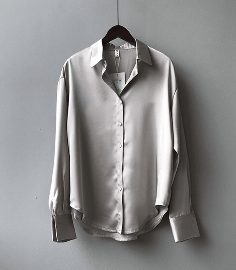 Beautifully Crafted Blouse in a Classic Style