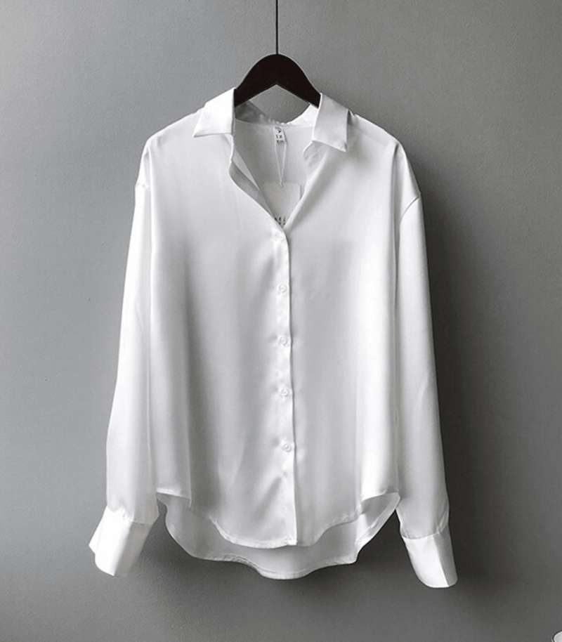 Classic Vintage Blouse with a Flattering Fit