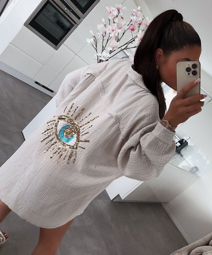 Gracefully Styled Blouse for Any Occasion