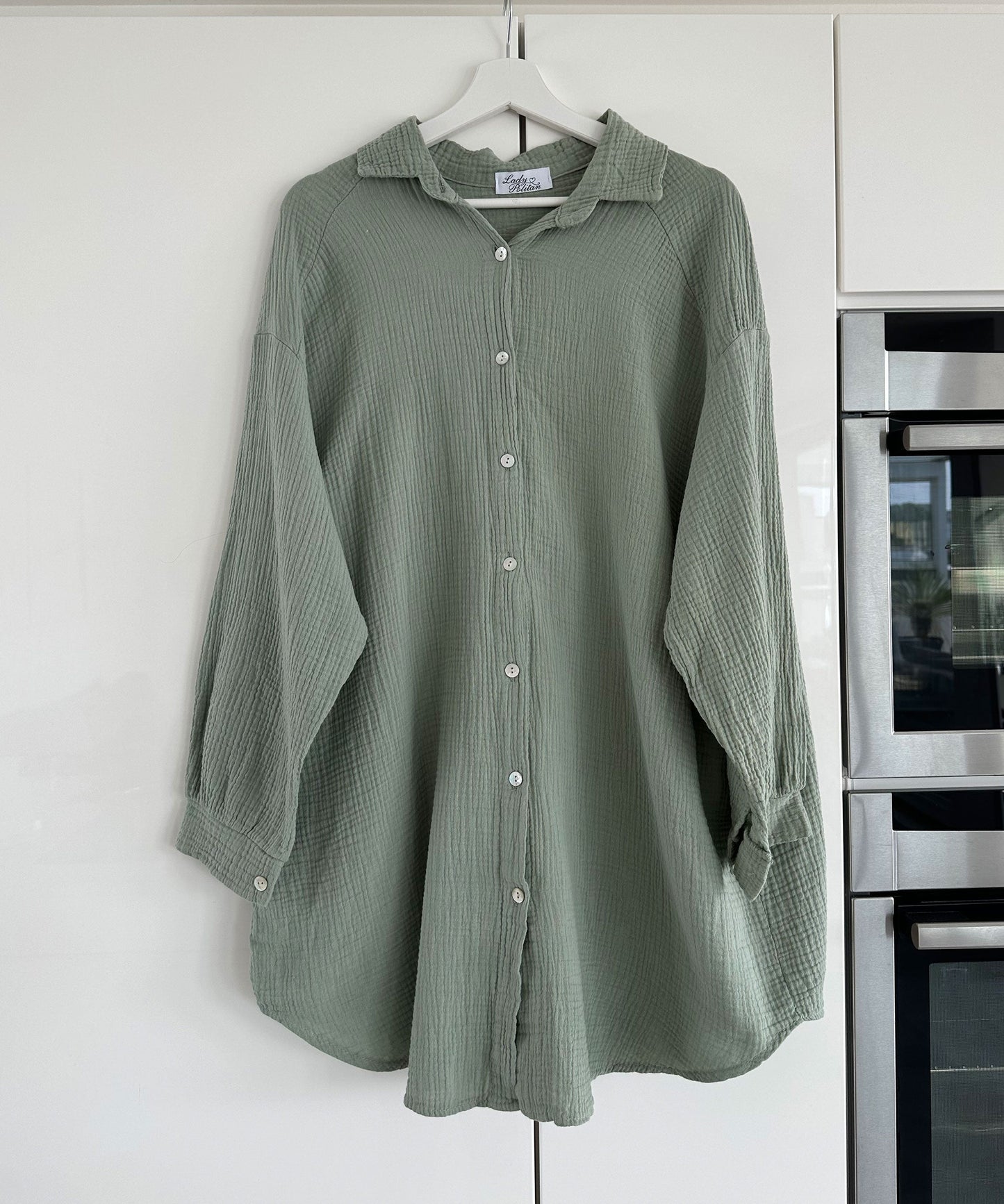 Elegantly Styled Blouse for Everyday Wear