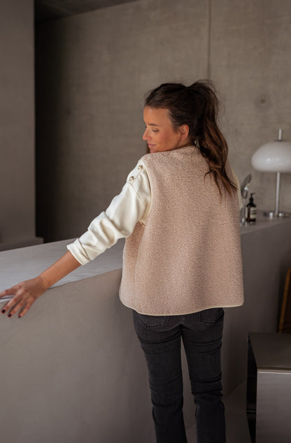 Effortlessly Elegant Garment with a Timeless Design