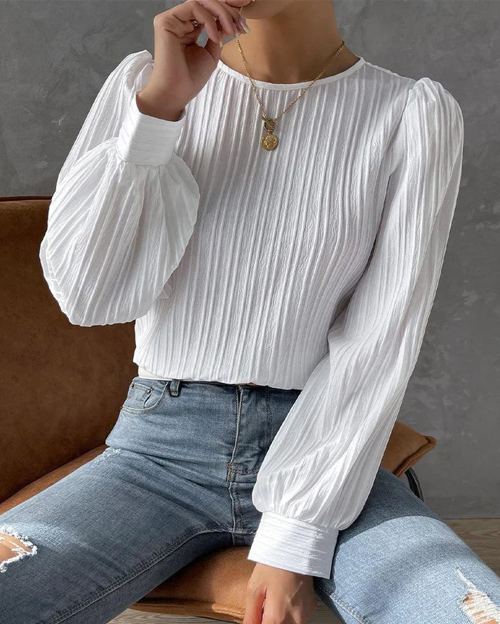 Classic Vintage Blouse with a Flattering Fit