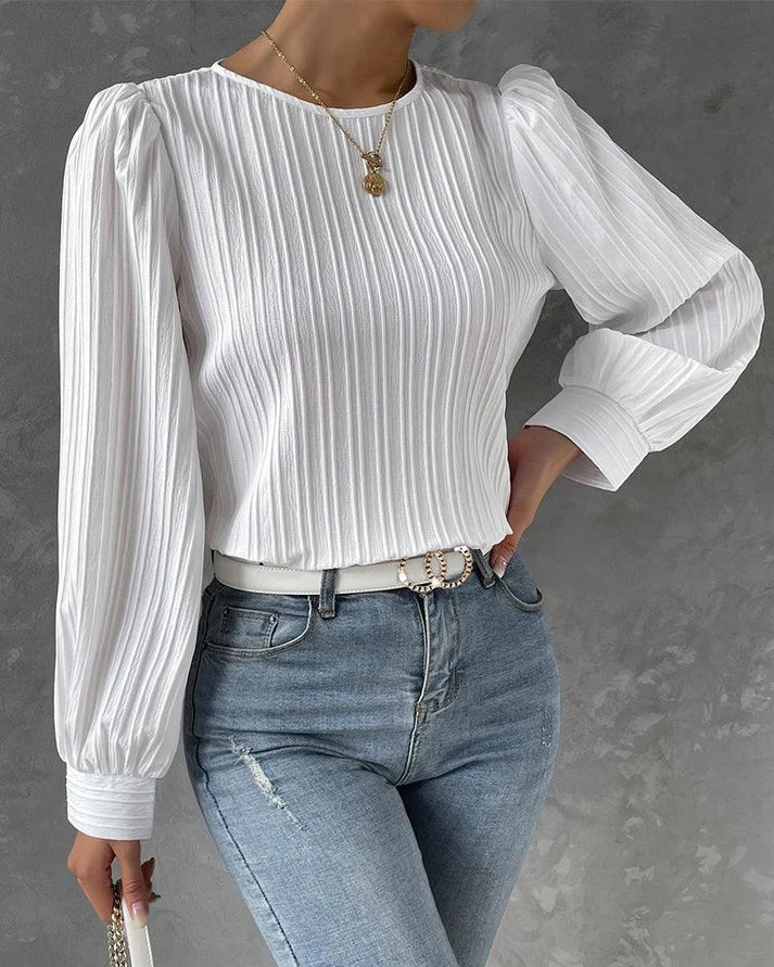 Classic Vintage Blouse with a Flattering Fit