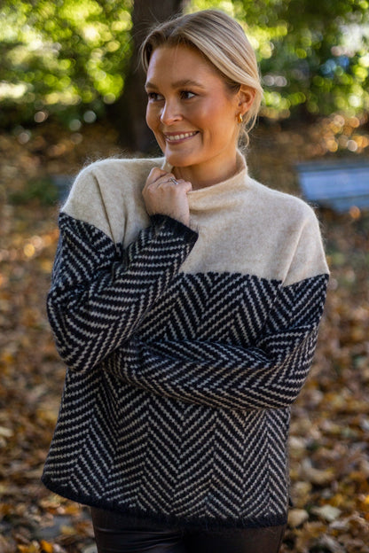 Classic Vintage Sweater with a Flattering Fit