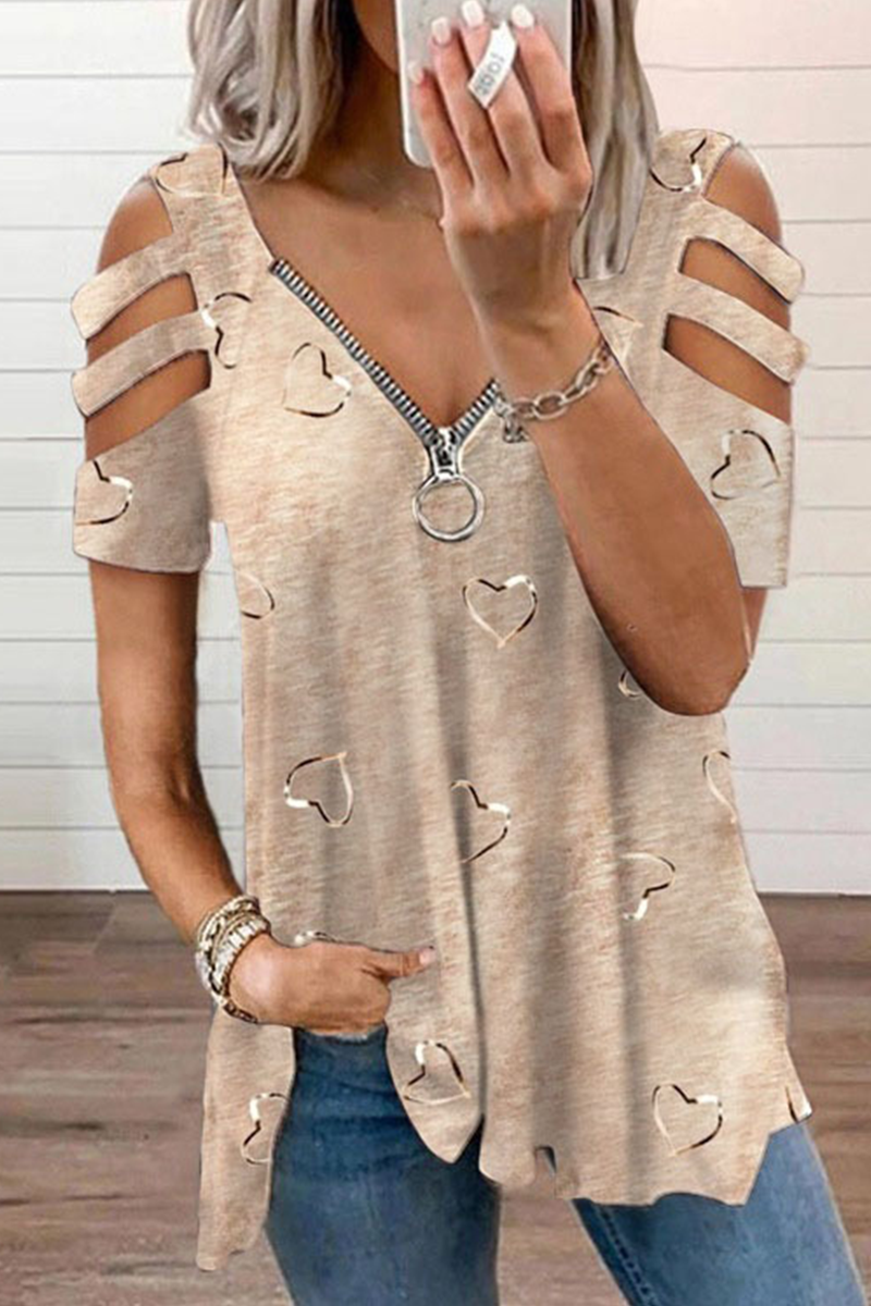 Sophisticated Blouse with a Clean Classic Look