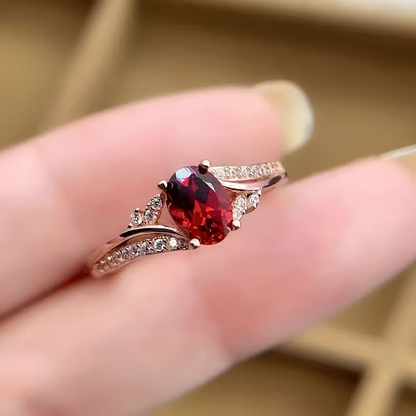 Hurmaava Sormus jokaiseen tilaisuuteen