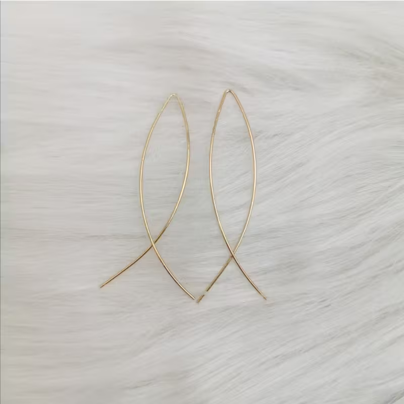 Kaunis Korvarengas ainutlaatuisella tyylillä