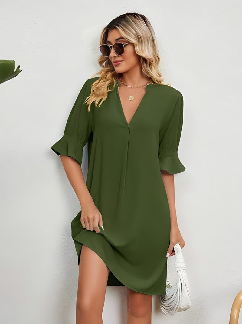 Classic Vintage Dress with a Flattering Fit