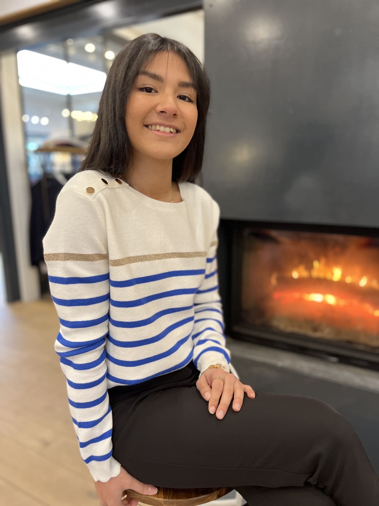 Effortlessly Elegant Sweater with a Timeless Design