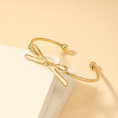 Vintage Gold Bow Open Bracelet