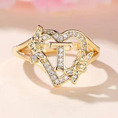 Romanttinen Kulta Sormus erityisiin hetkiin