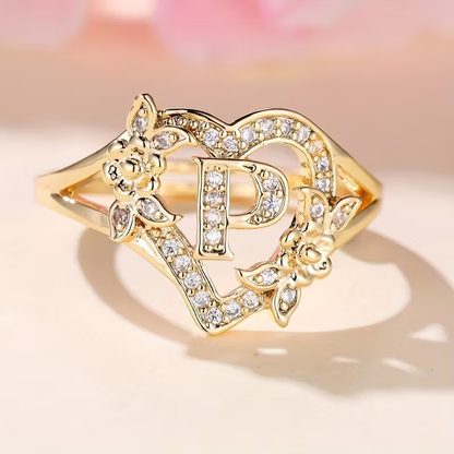 Romanttinen Kulta Sormus erityisiin hetkiin