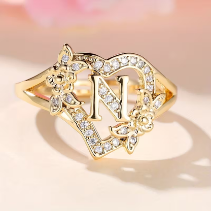 Romanttinen Kulta Sormus erityisiin hetkiin