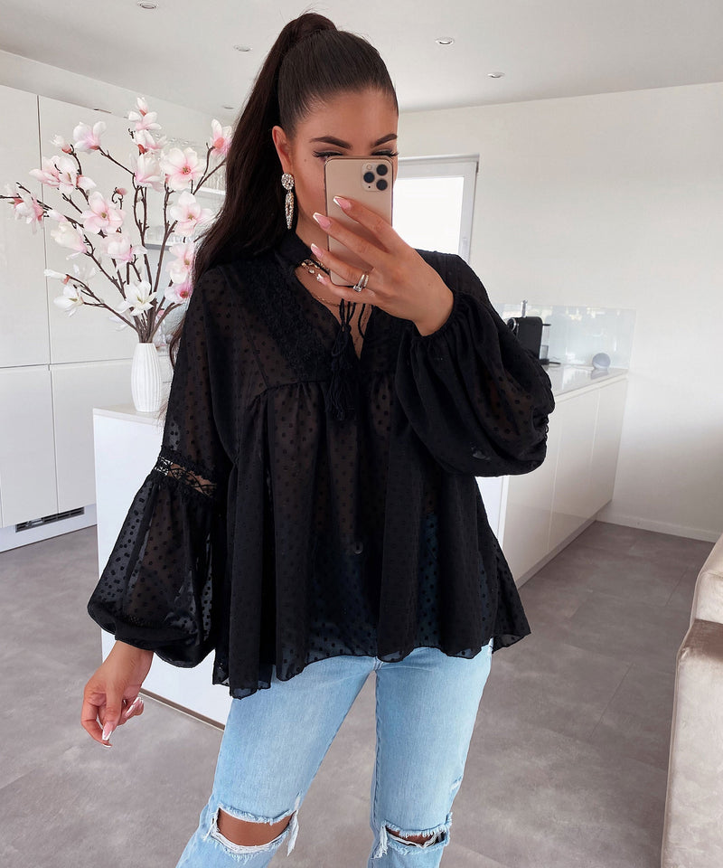Polished Blouse with an Effortless Classic Look